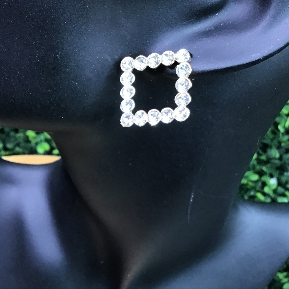 Square shaped earrings nwt